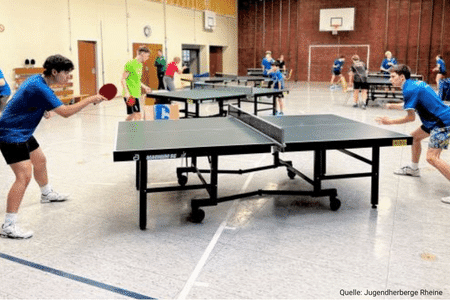 Tischtennisspielen in der Jugendherberge Rheine